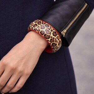 Vintage Wood Bracelet Bangle with Leopard Pattern